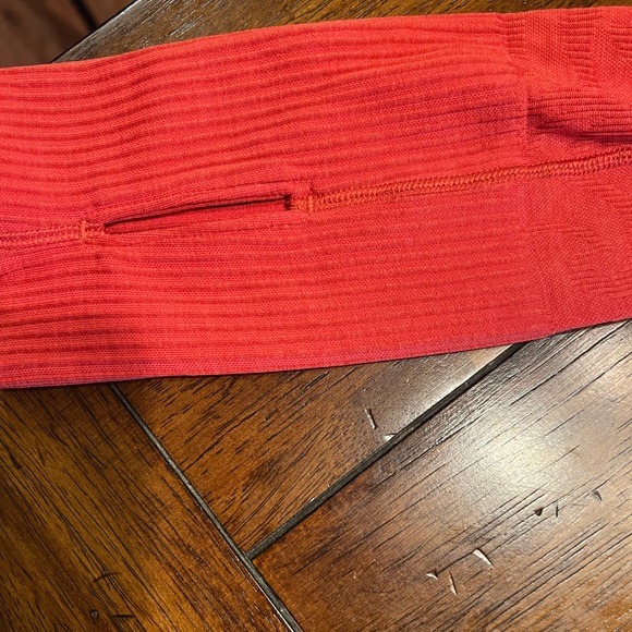 lululemon shirt - Picture 3 of 12